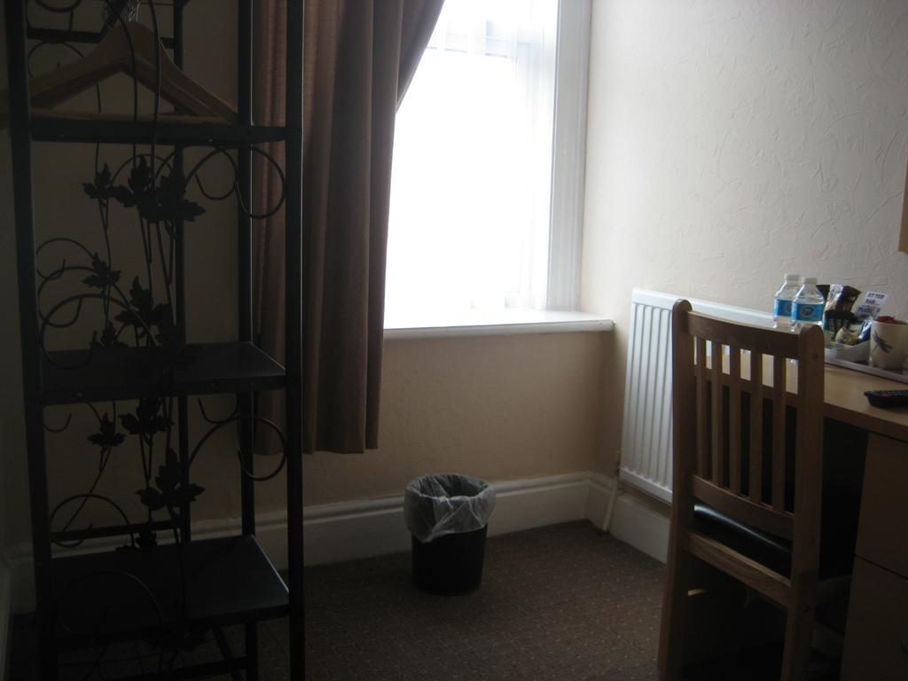 Bed and Breakfast The Dragonfly Blackpool Zimmer foto
